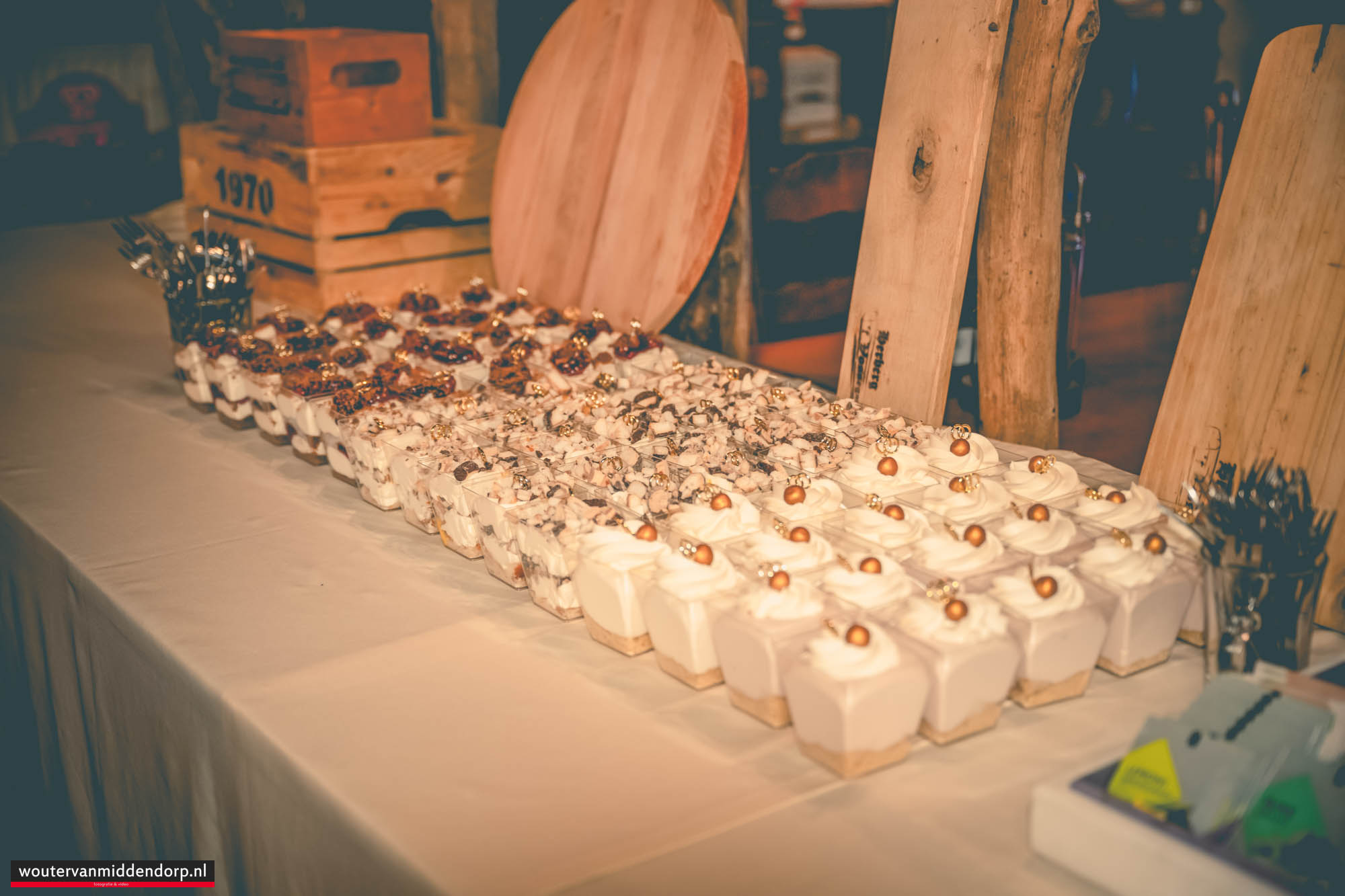 Warme, pure Veluwse bruidsreportage van Rik & Beate bij herberg ’t Vossegat in Meerveld, vastgelegd door Wouter van Middendorp Fotografie