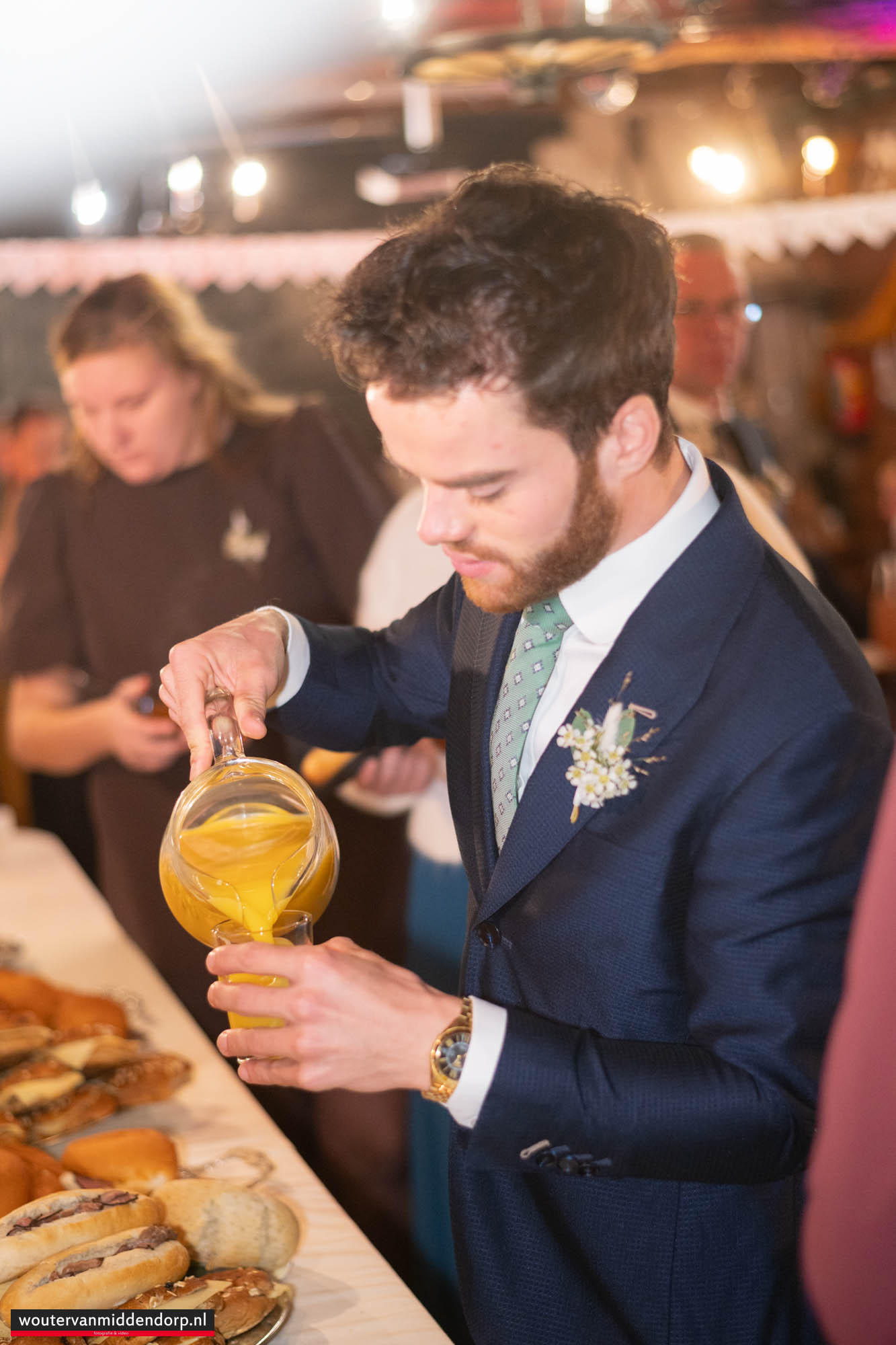 Warme, pure Veluwse bruidsreportage van Rik & Beate bij herberg ’t Vossegat in Meerveld, vastgelegd door Wouter van Middendorp Fotografie