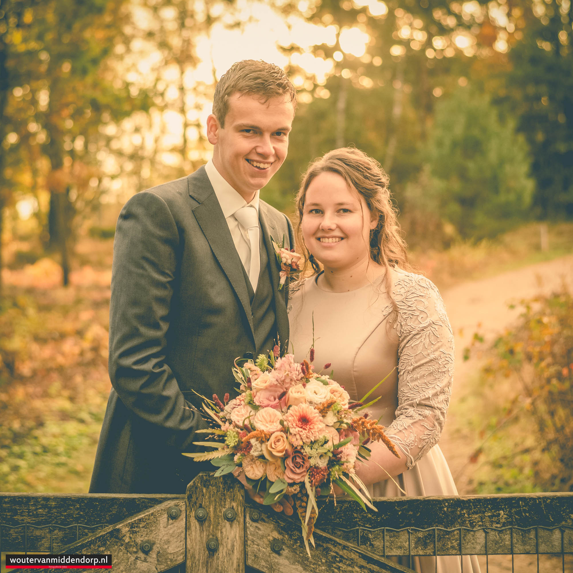 Warme, pure Veluwse bruidsreportage van Rik & Beate bij herberg ’t Vossegat in Meerveld, vastgelegd door Wouter van Middendorp Fotografie