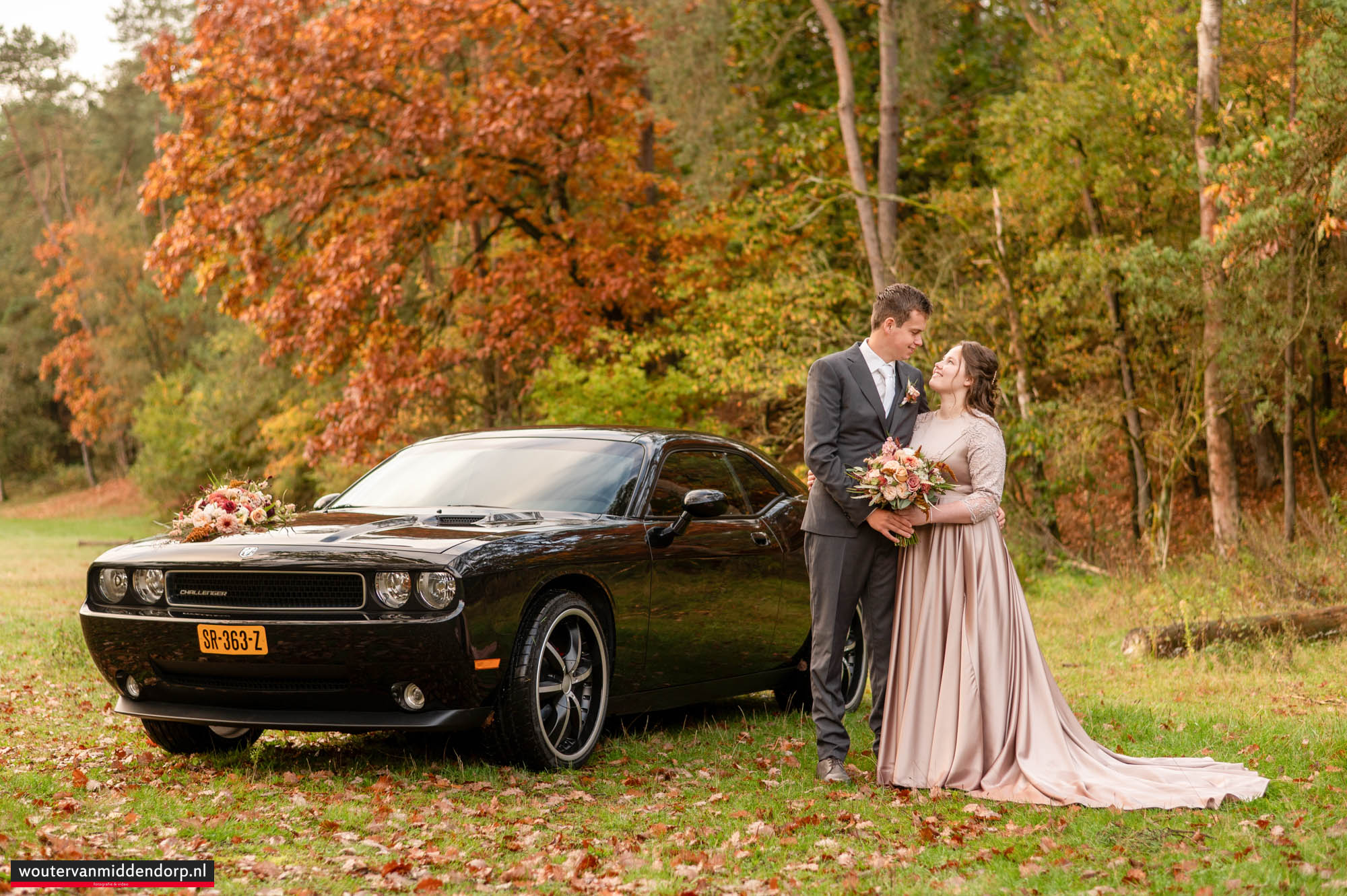Warme, pure Veluwse bruidsreportage van Rik & Beate bij herberg ’t Vossegat in Meerveld, vastgelegd door Wouter van Middendorp Fotografie