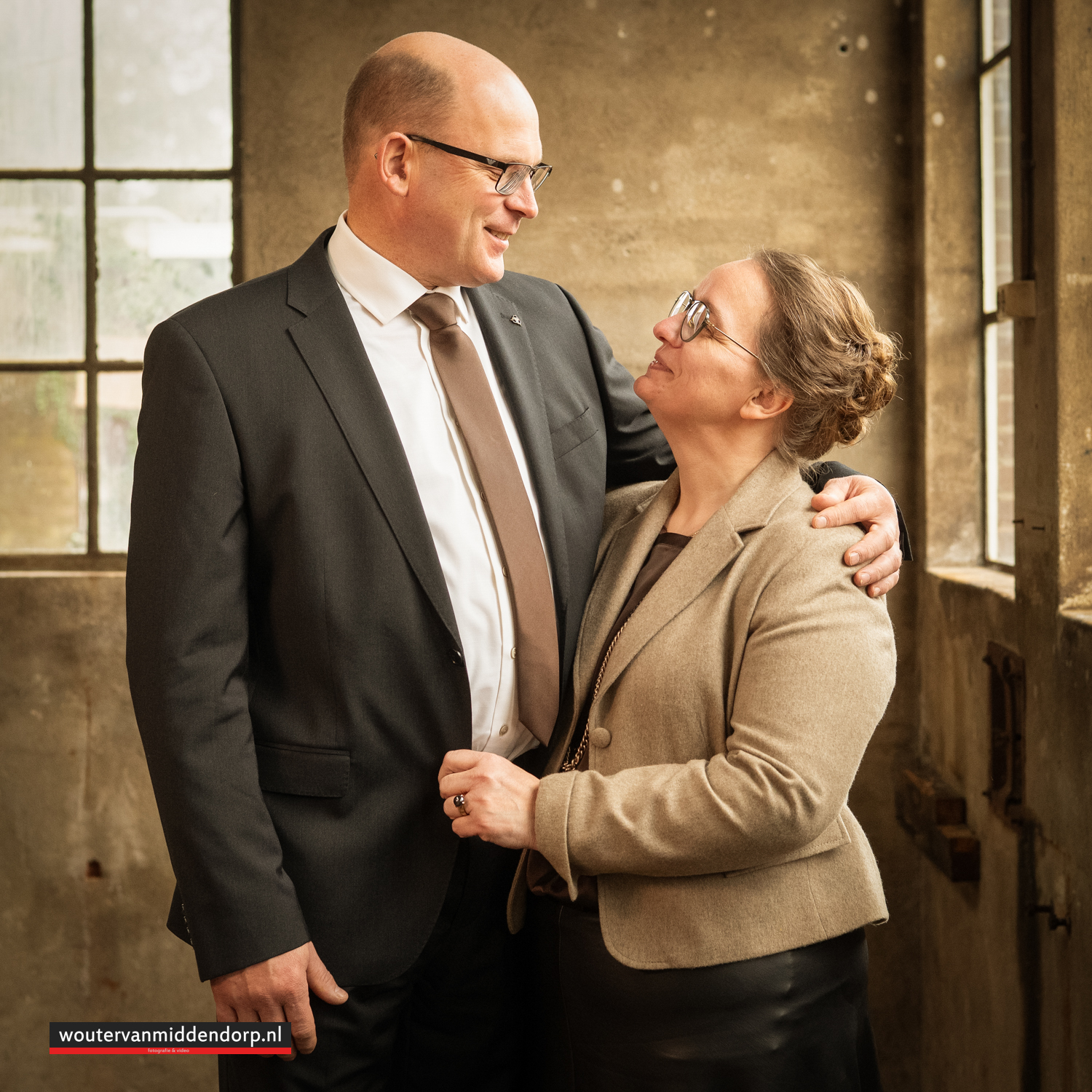 25 jaar getrouwd fotoshoot in de Smederij Epe door Wouter van Middendorp